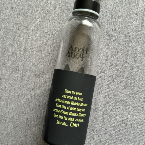 Hocus Pocus Glass Water Bottle with removable silicone Binx sleeve - Picture 2 of 5